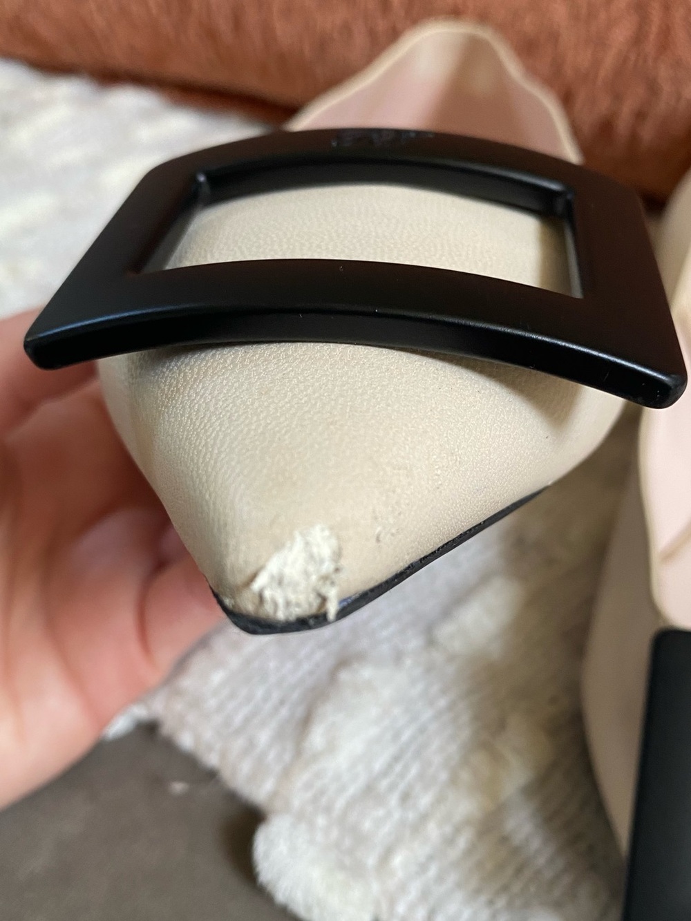 {Roger Vivier} Gommettine Leather Ballerina Shoe - Picture 11 of 16